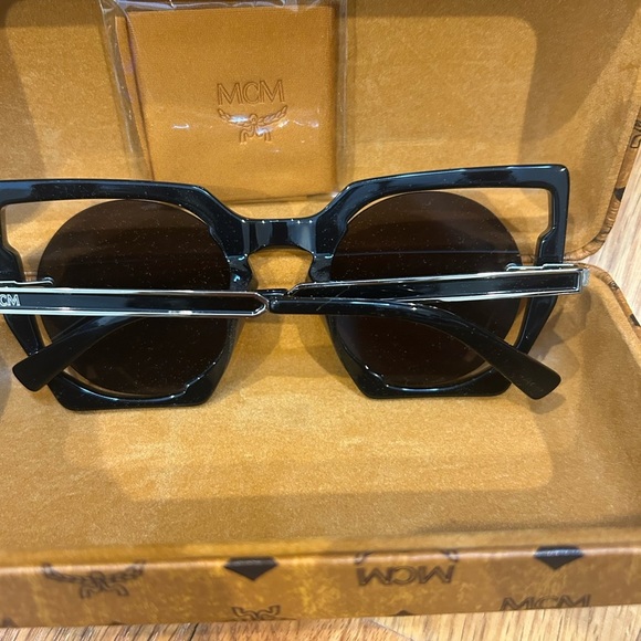 MCM Black Cat Eye Sunglasses - Picture 5 of 8